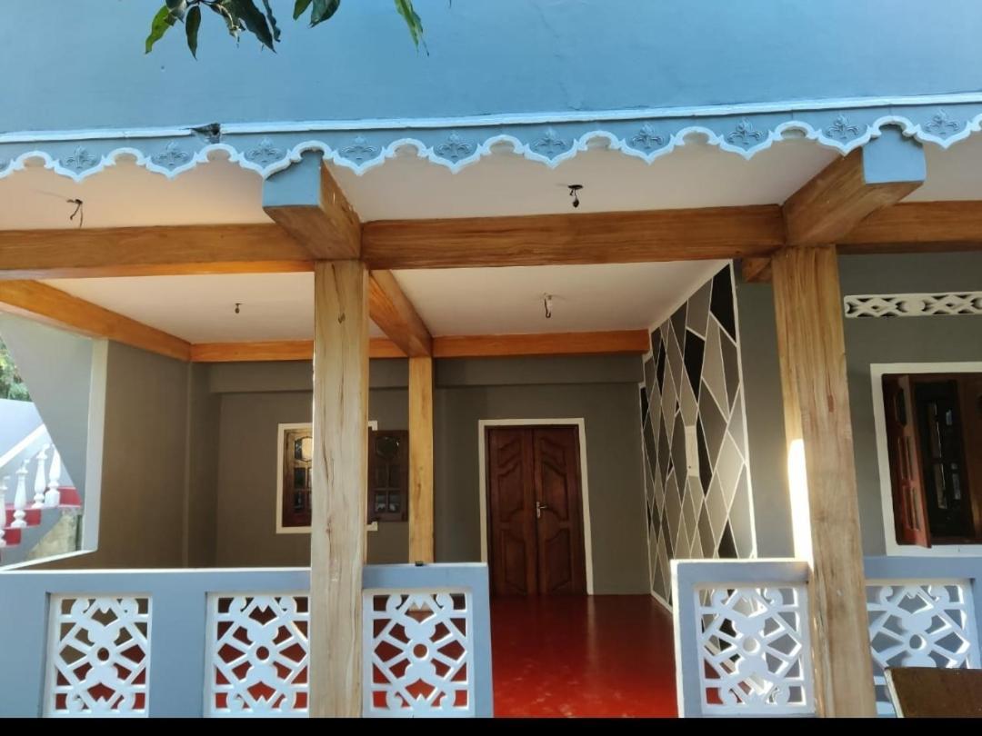Enoch Guest House Mannar Bagian luar foto
