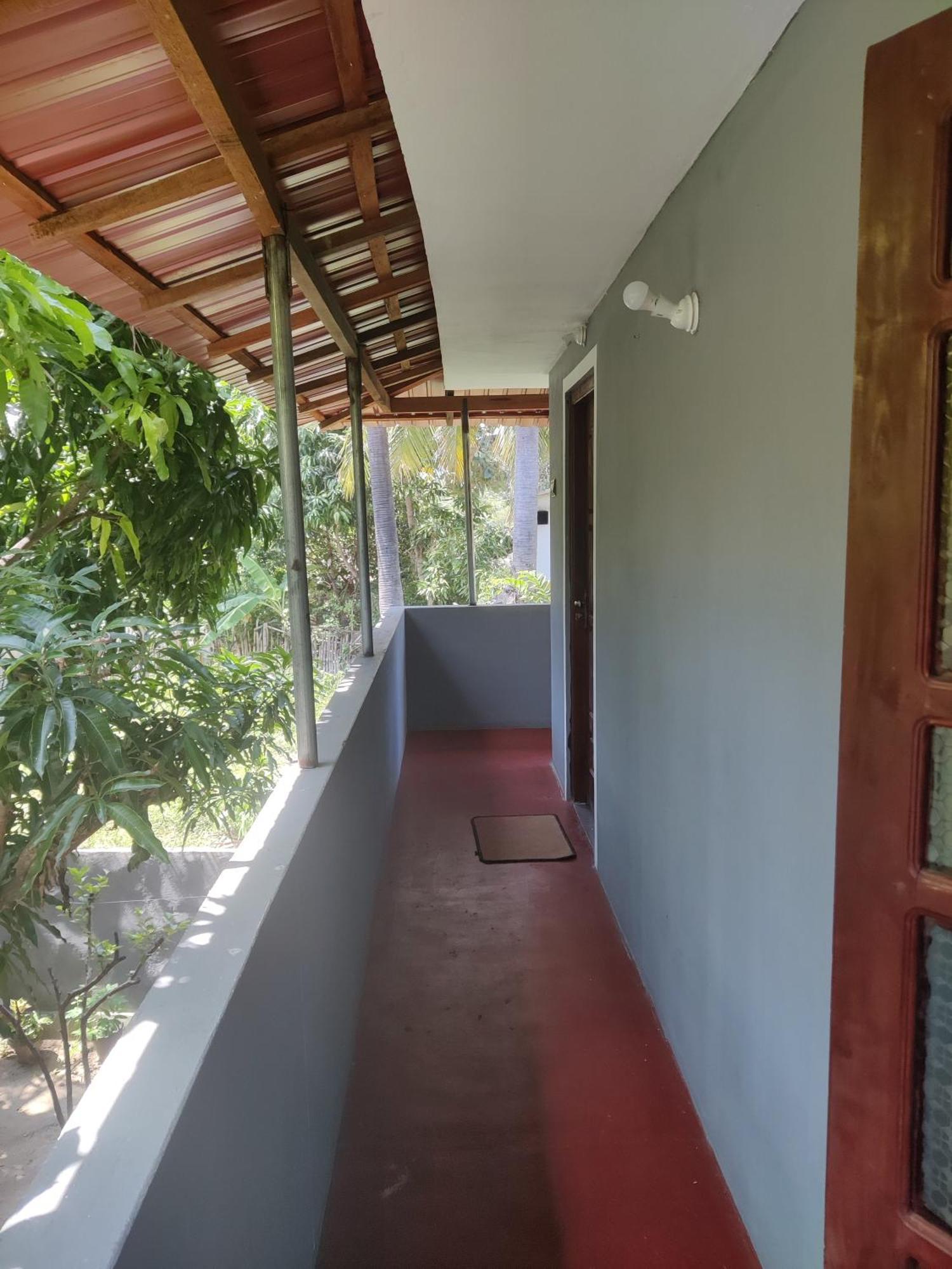 Enoch Guest House Mannar Bagian luar foto