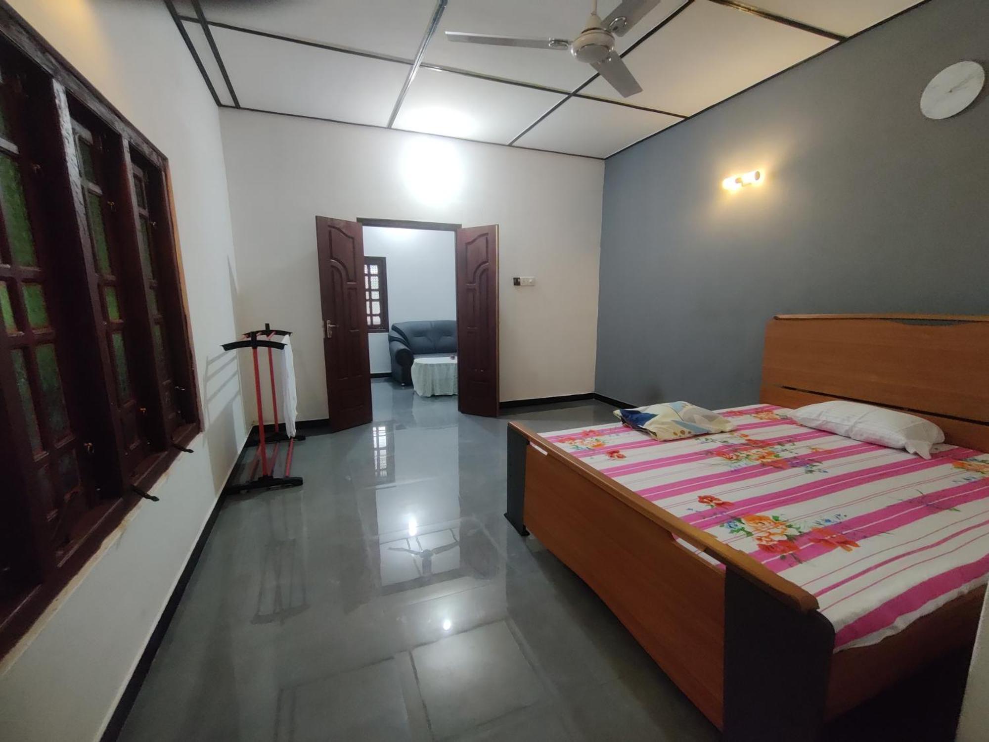 Enoch Guest House Mannar Bagian luar foto