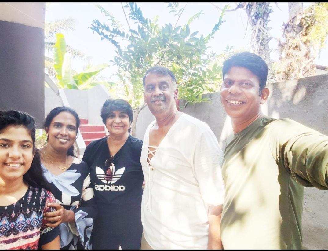 Enoch Guest House Mannar Bagian luar foto
