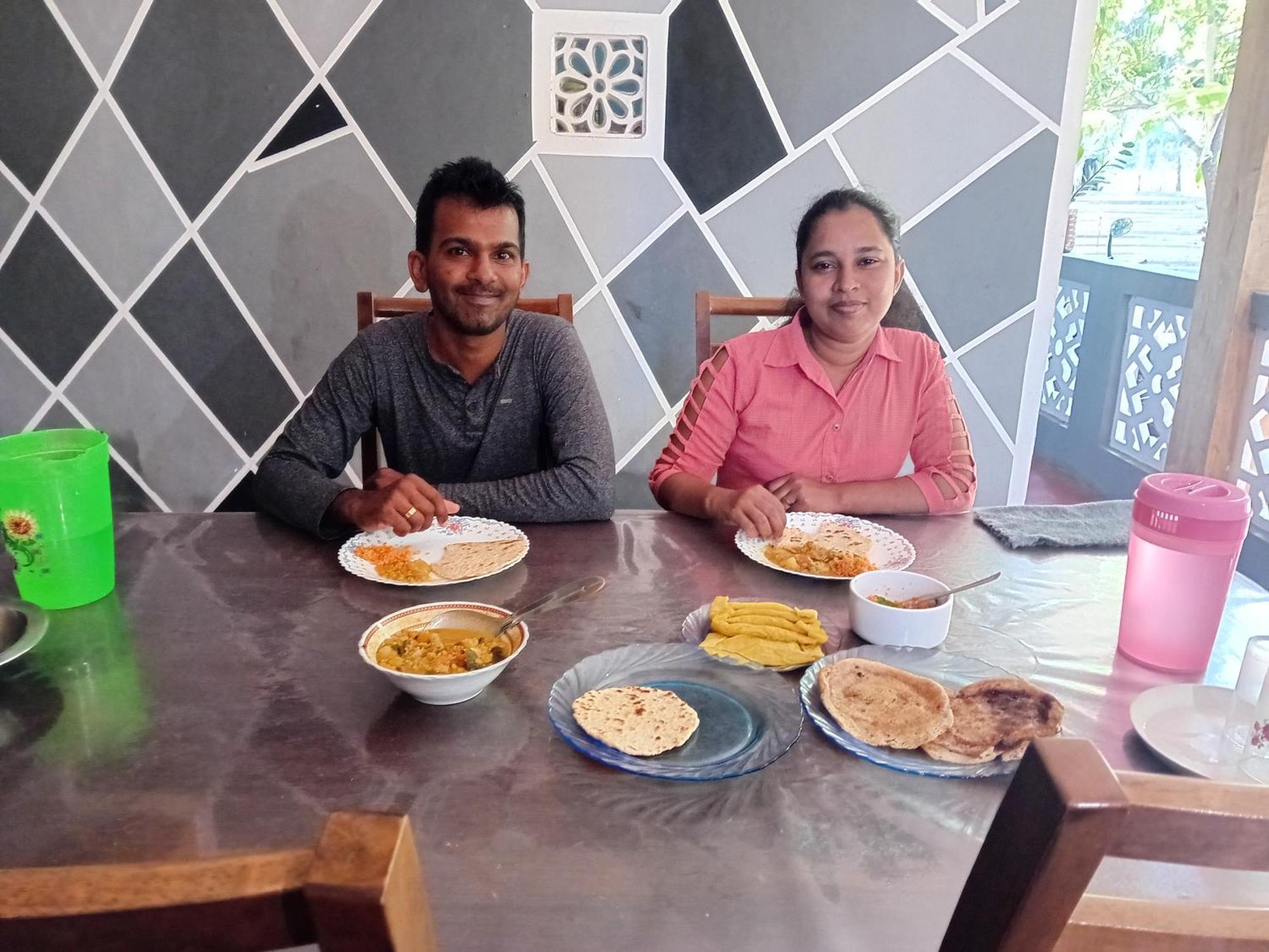 Enoch Guest House Mannar Bagian luar foto