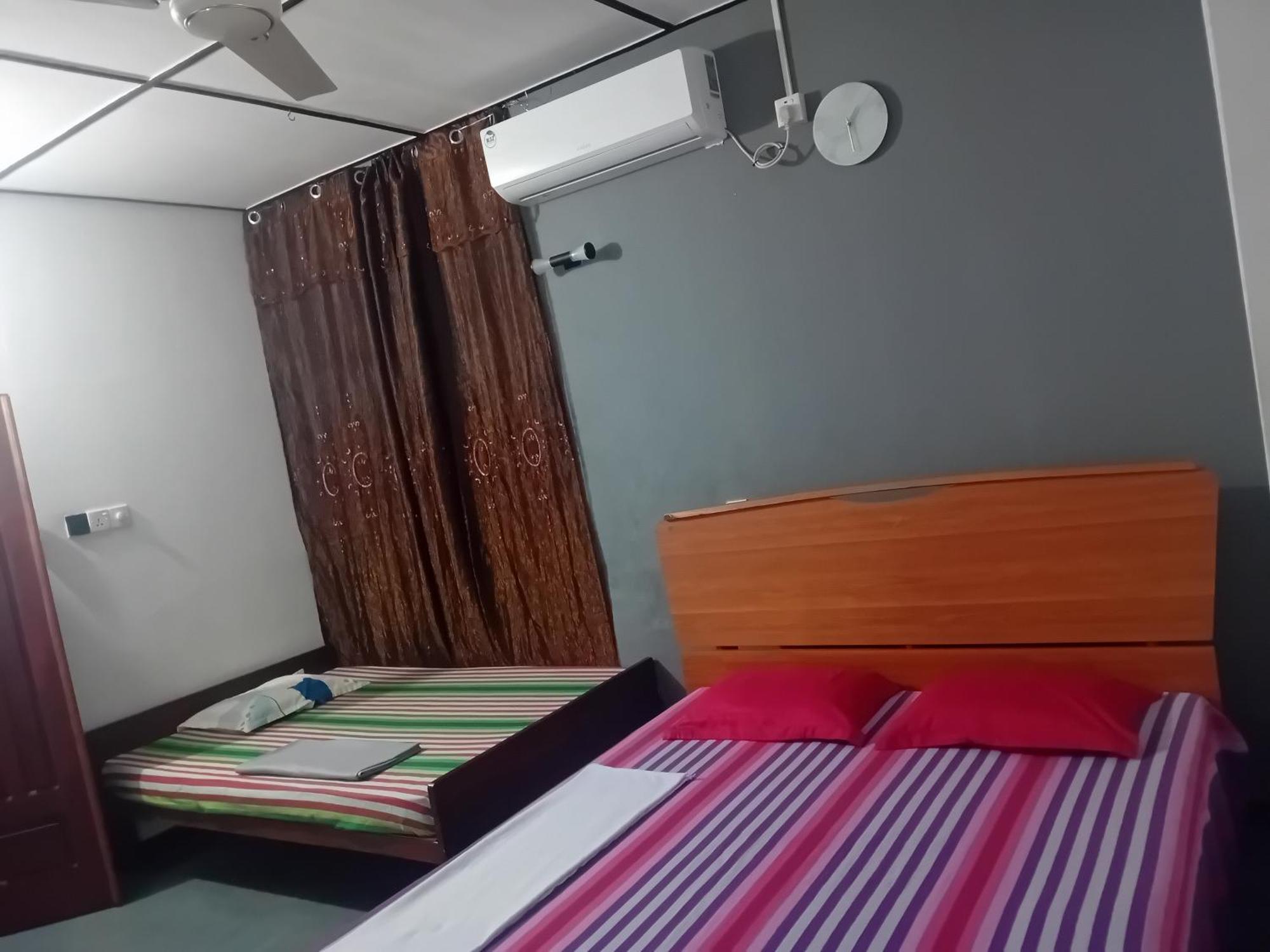 Enoch Guest House Mannar Bagian luar foto